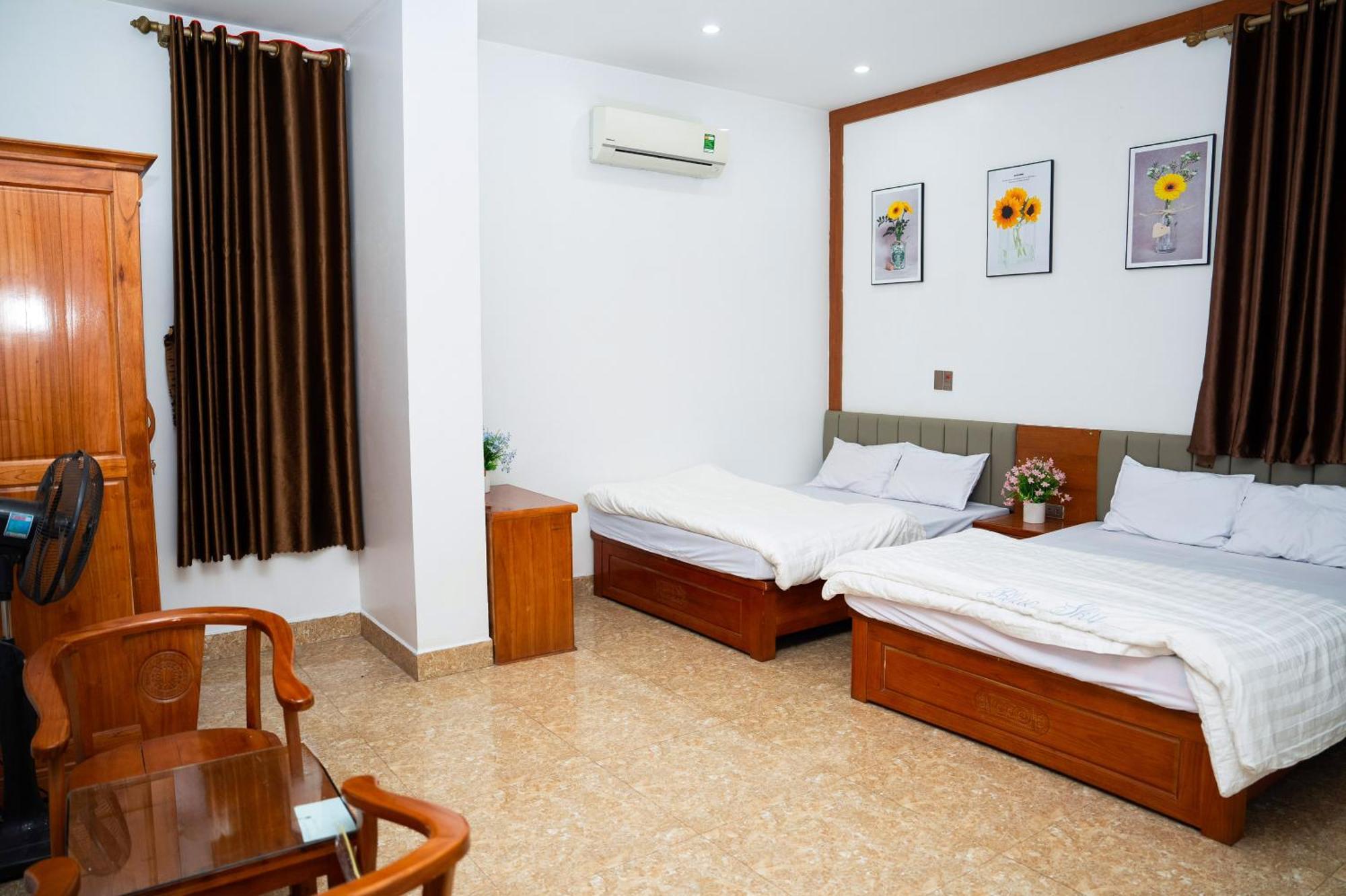 Phuong Hoa Hotel Uong Bi Exterior photo